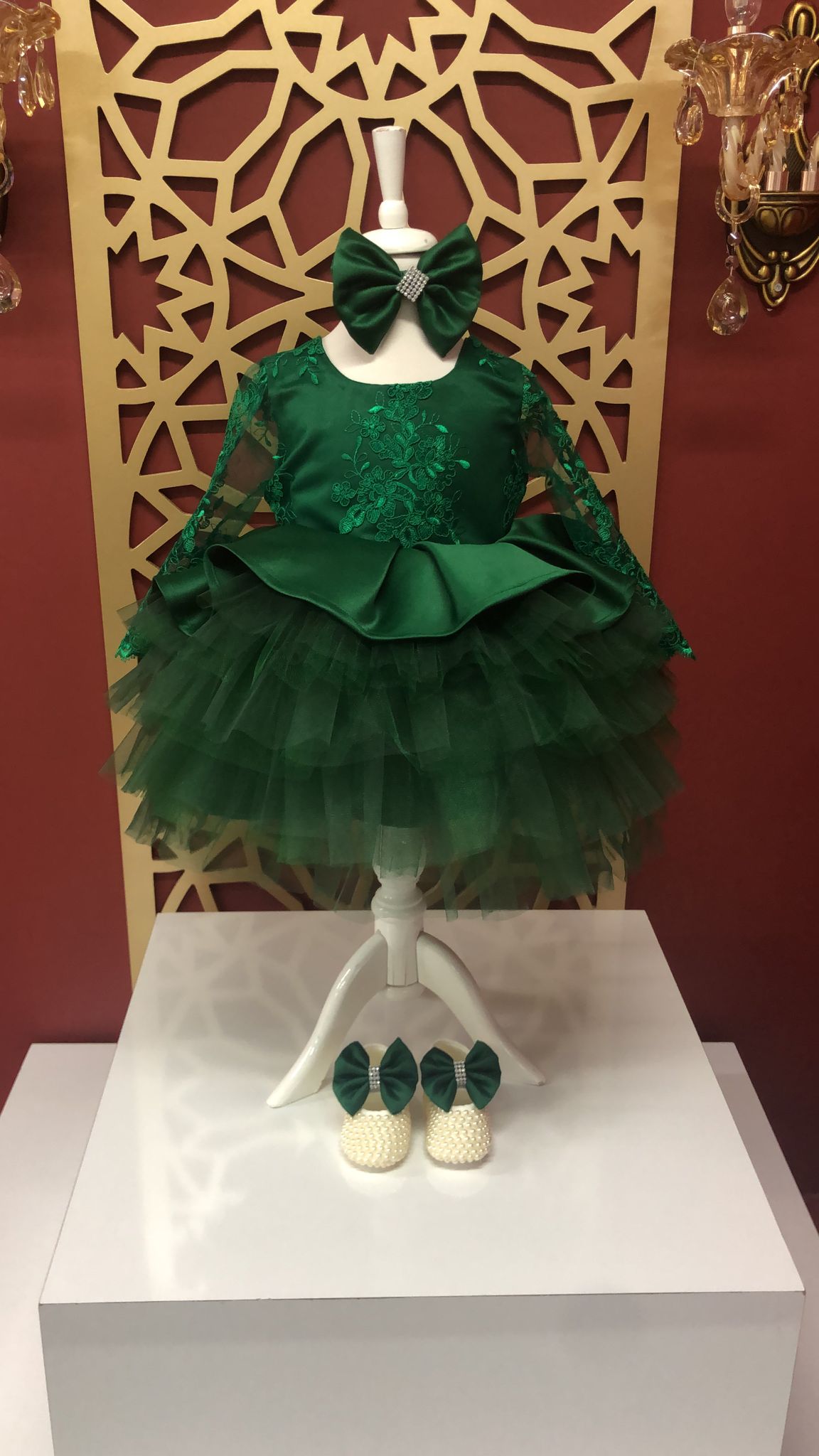 Luxury Emerald Green 7 yrs