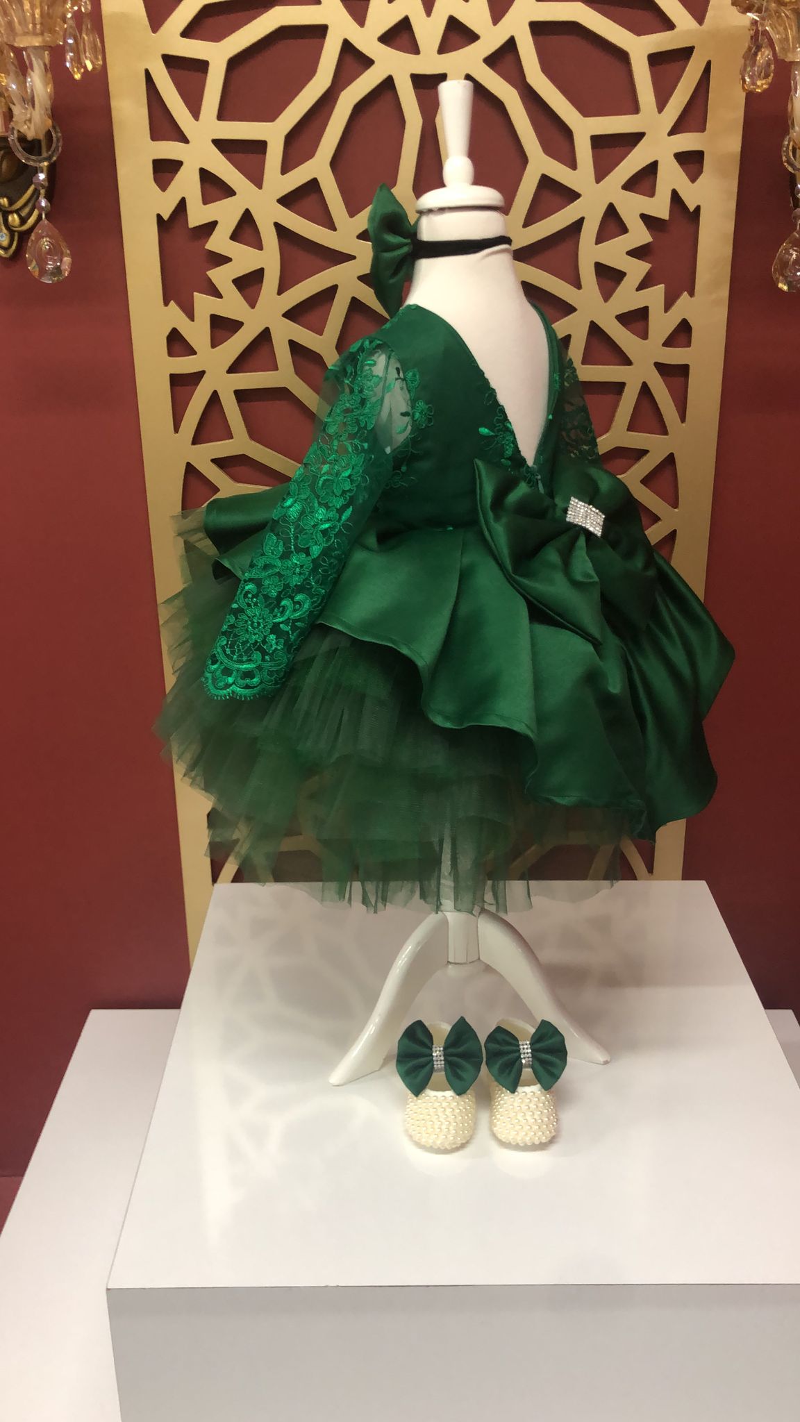 Luxury Emerald Green 7 yrs